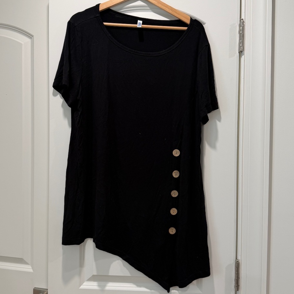 Womens Plus size Black T-shirt